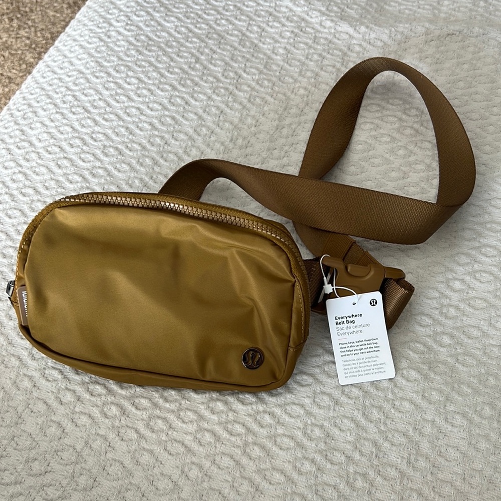 NWT, lululemon small belt bag, bronze